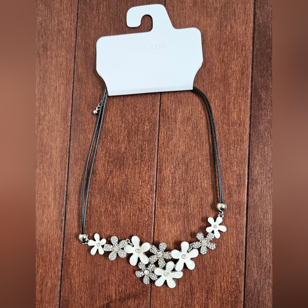 White Flower Necklace